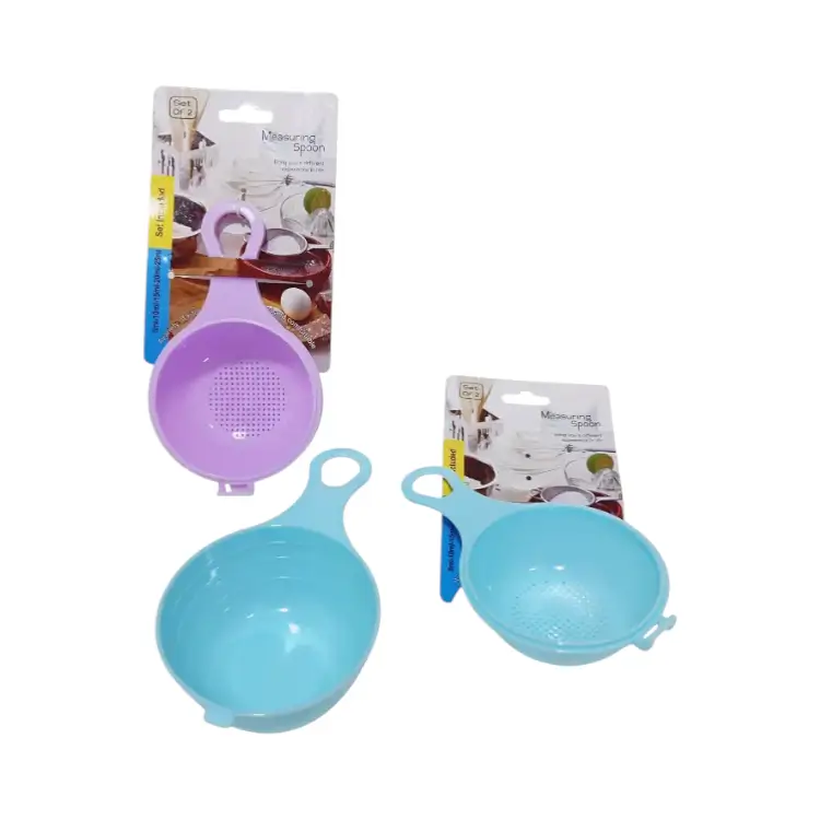 Colador y recipiente de harina